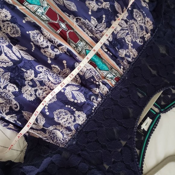 Akemi + Kin Tunic Top - Picture 4 of 7